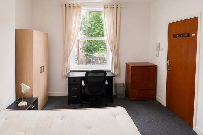 25, Ennis Road, London photo 5