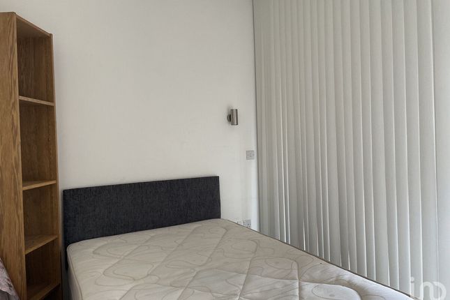 Flat to rent in Electric Wharf, Coventry
