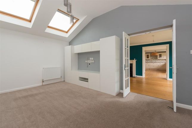 57, Oaks Park, Canterbury photo 4