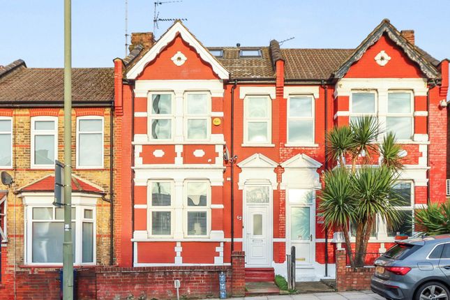 Thumbnail Terraced house for sale in Oakleigh Road South, London