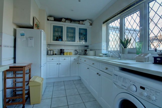 7, Half Moon Lane, Worthing photo 3