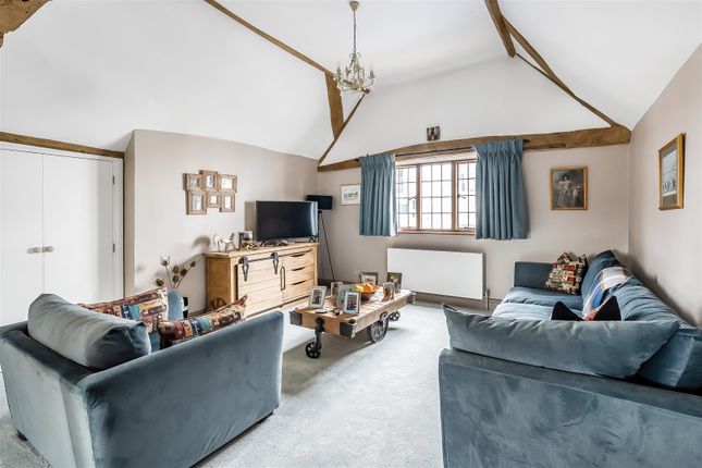 4 Devonshire House, 66 Church Street, Leatherhead photo 4