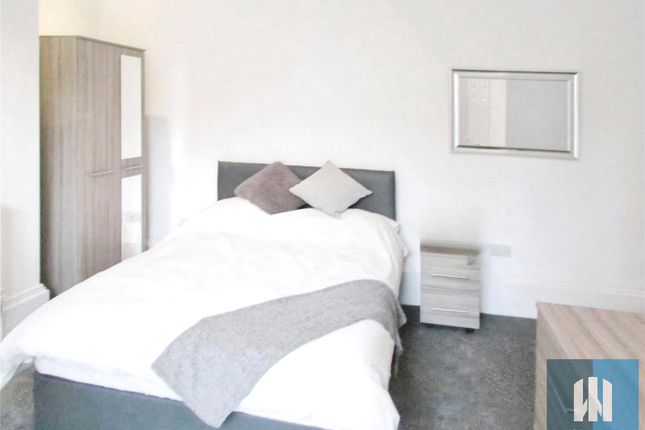 Room 1, 137, Trinity Street, West Yorkshire photo 5