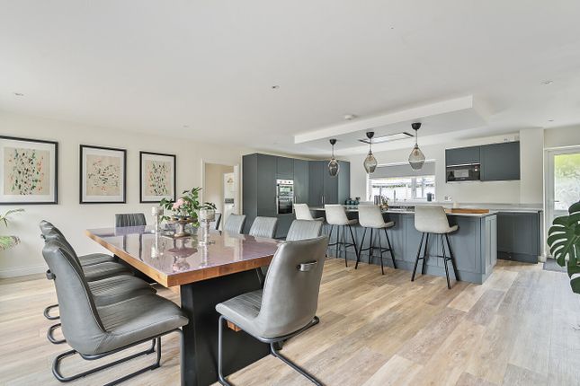 11, Forestdale, Surrey photo 3