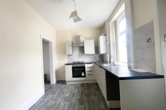 12, Fir Street, Burnley photo 4