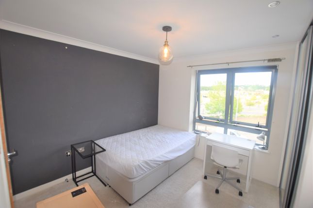 Flat to rent in Ballantyne Drive, Colchester