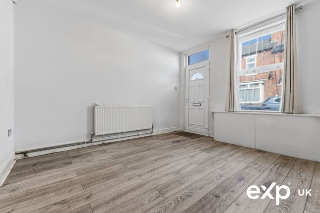 14, Athorpe Grove, Nottingham photo 2