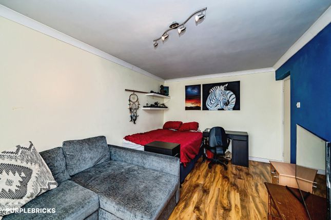 8 Hayden House, Baker Street, High Wycombe photo 2