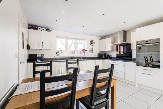 20, Summer Meadow, Exeter photo 3