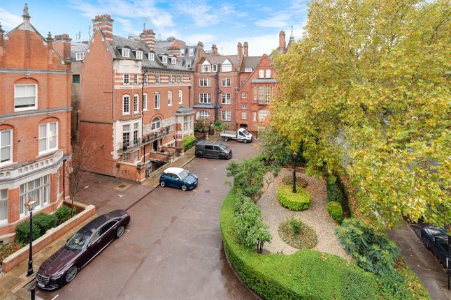 Flat 14, Saxon Hall, Palace Court, London photo 4