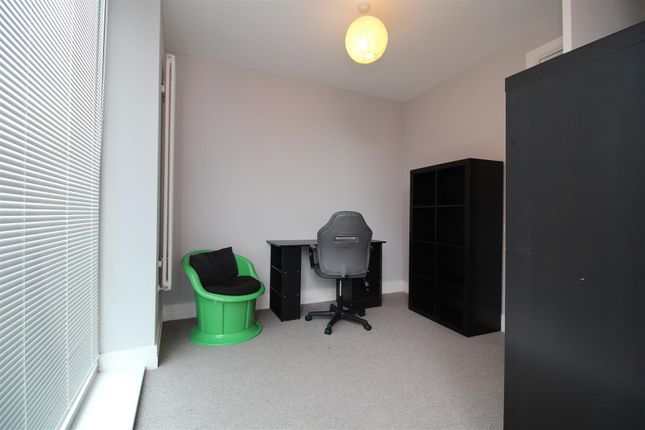 Flat to rent in The Bar, 8 Shires Lane, Leicester