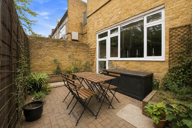 39, Queen Adelaide Road, London photo 3