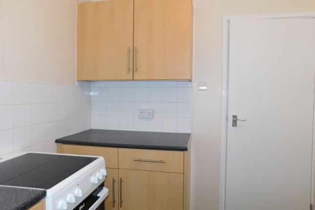 56, Heywood Drive, Luton photo 5