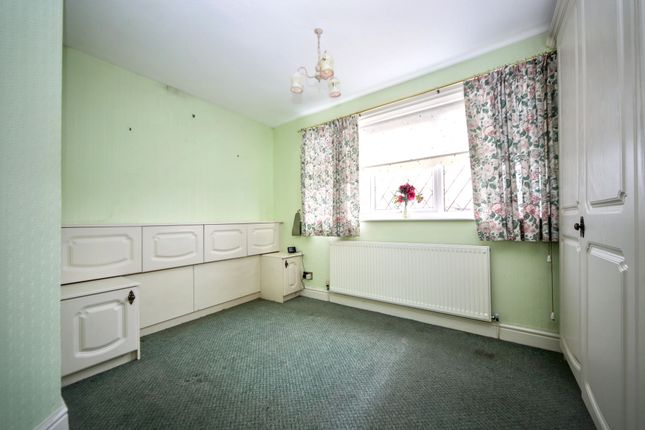 4 Windsor Road, Wigan photo 4