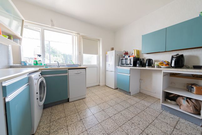 88 Arnolds Crescent, Leicester photo 4