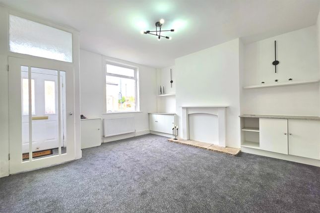 379, Stockport Road, Hyde photo 2
