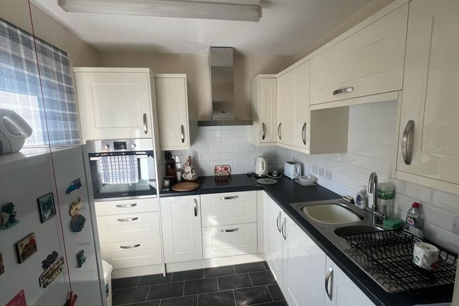 159 Marlborough Court, Fairacres Road, Didcot photo 2