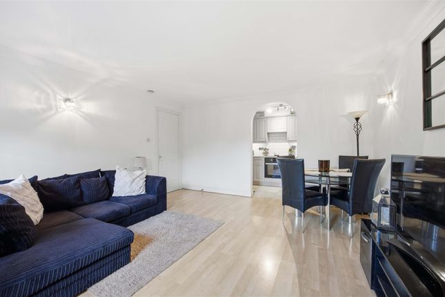 14, Waterford House, Thorney Mill Road, West Drayton photo 4
