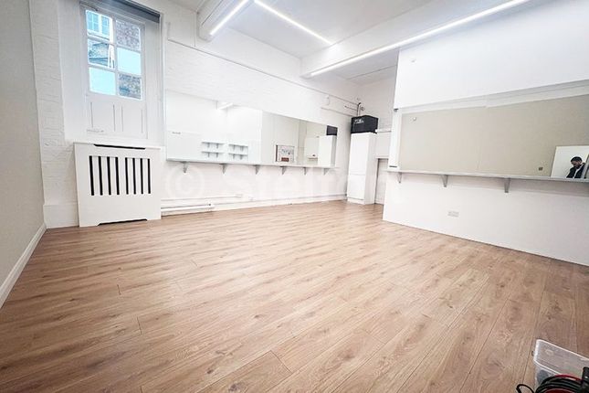 Office to let in Bickerton Road, London