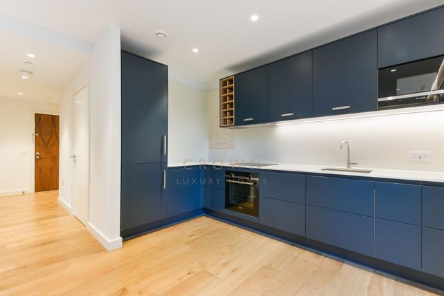 4 Signature House, 4 Jubilee Walk, London photo 4