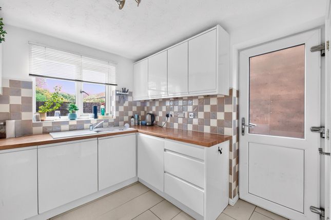 21, Mountbatten Way, Beeston photo 3