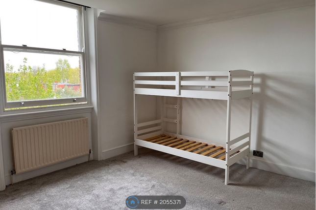 Flat to rent in St. Andrews Square (), Surbiton