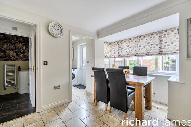29, Twineham Road, Swindon photo 4