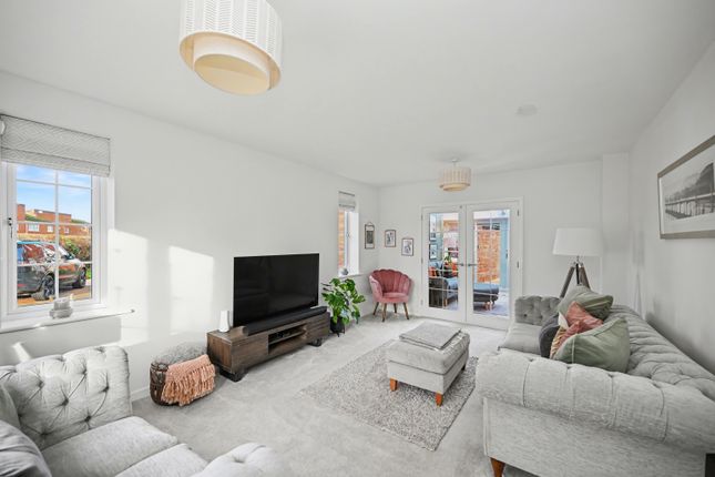 6, Carthusian Close, Rugby photo 2