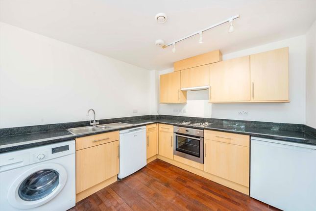 Flat 10, Cable Court, 357, Rope Street, London photo 4