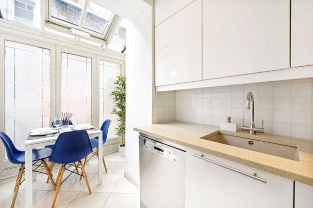 Flat 1, 15-17 W Eaton Pl,, West Eaton Place, London photo 2
