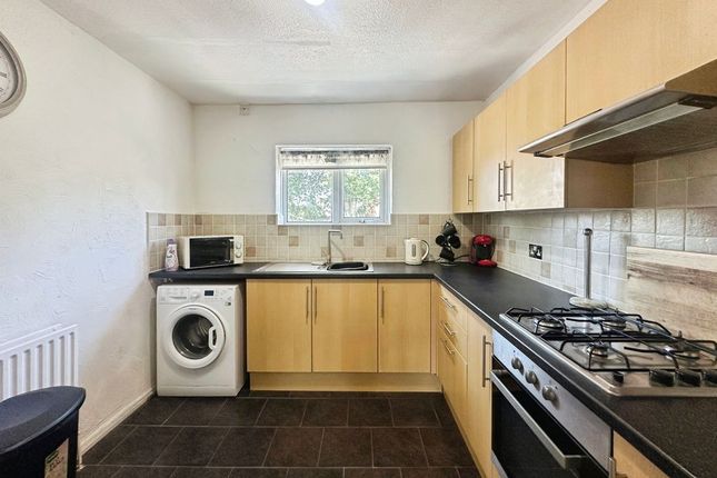 2, Welbeck Close, Manchester photo 3
