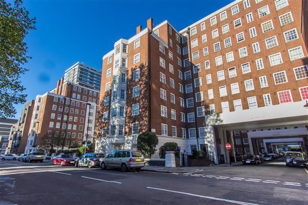 Flat for sale in Park West Tower, Edgware Road