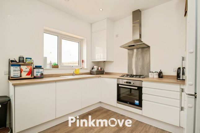 16, Cow Parsley Way, Newport photo 3