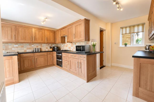 2, Magpie Lane, Lee-On-The-Solent photo 4