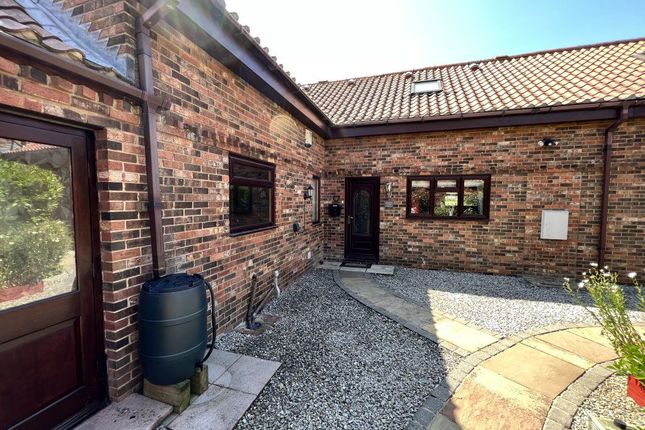 Thumbnail Cottage to rent in Horseshoe Cottage, Dam Lane Thorpe Willoughby
