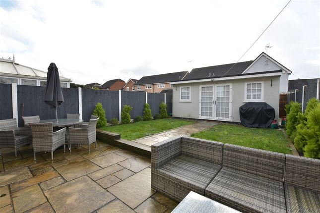 Scott Drive, Wickford photo 2