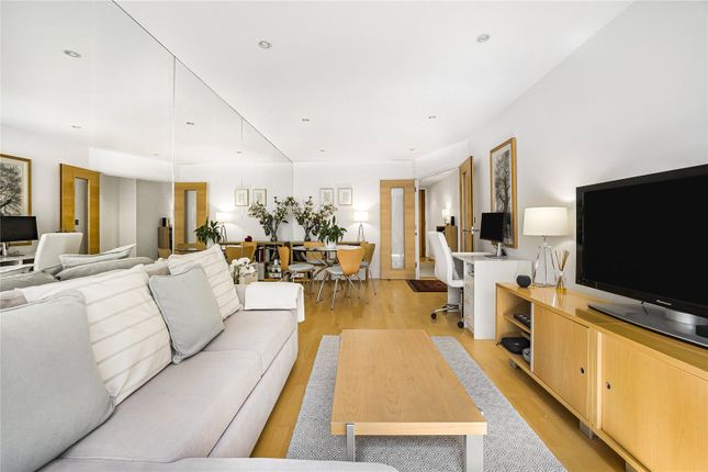 Flat for sale in Cayenne Court, London