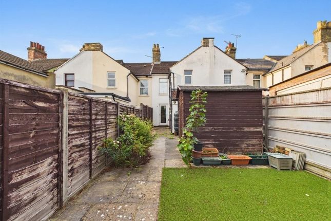 34, Kent Avenue, Ashford photo 2