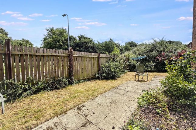 2, Wright Close, Newport photo 4