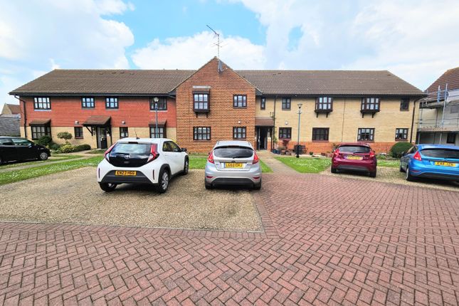 Thumbnail Flat for sale in Windsor Mews, Hilltop Close, Rayleigh, Essex