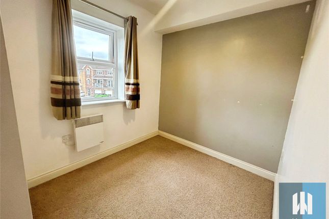 16, Sandringham Court, West Yorkshire photo 5