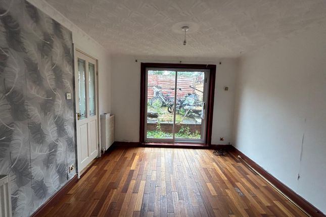 5, Champion Close, Leicester photo 3