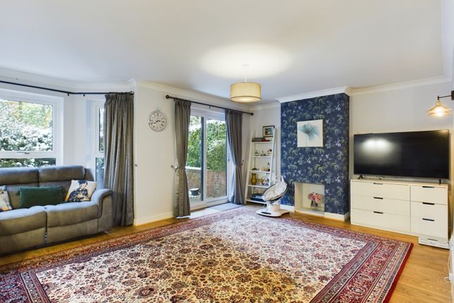 2-bed flat on 1, Southlawn, Wilmslow, £350,000