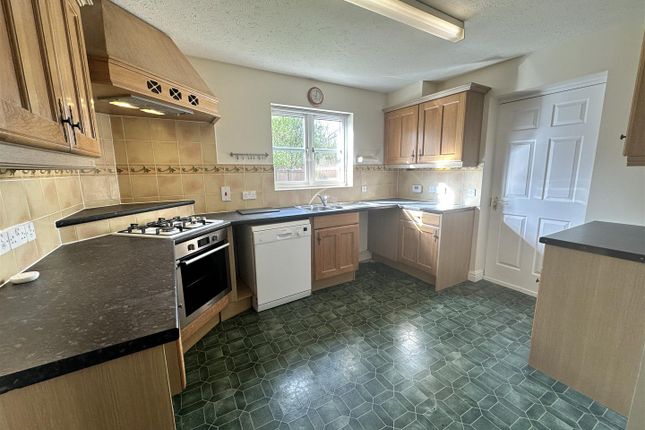 8, Goldfinch Close, Launceston photo 2