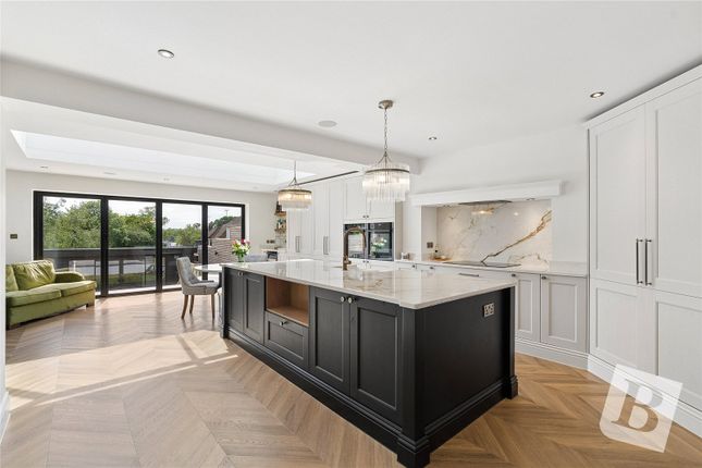 4, Westbury Drive, Essex photo 2