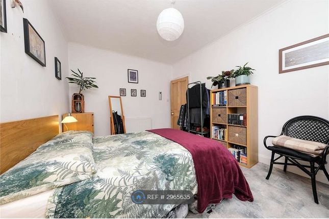 Flat, Belmont Road, Juniper Green photo 2