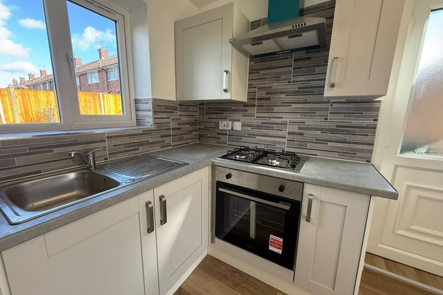19 Leacroft, Willenhall, Walsall photo 3