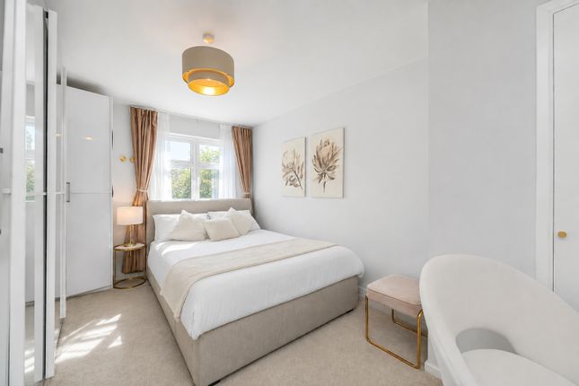6, Summerley Street, London photo 2