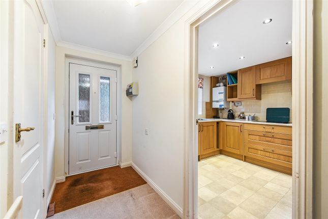8, Carters Meadow, Charlton photo 3