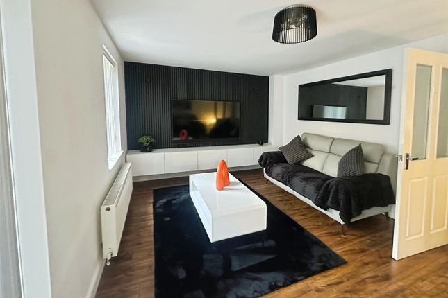 4, Canal Mews, Chesterfield photo 2